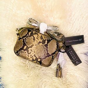 La Terre crossbody bag